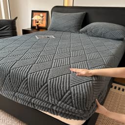 Geometric Jacquard Fleece Fitted Sheet Winter Thickened Warm Mattress Cover Solid Color Soft Plush Sheet for Single Double Bed