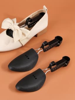 1 Pair Men and Women Plastic Shoe Tree Adjustable Shoe Stretcher Shaper Boot Holder Shoe Support (White and Black) Two Sizes