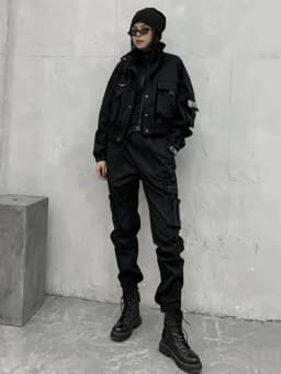 [EAM] High Elastic Waist Black Belted Zipper Pockets Pants New Loose Fit Trousers Women Fashion Tide Spring Autumn 2026 1DF4632