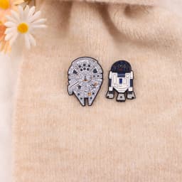 Vintage Enamel Pins Cool Robot Badge Sci-Fi Movie Lapel Pin for Jeans Cute Cartoon Pin for Backpacks Collectible Gift for Fans