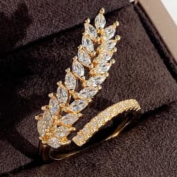 Huitan Aesthetic Flower Adjustable Finger Ring Female Brilliant Zirconia Jewelry for Engagement Ceremony Delicate Accessories