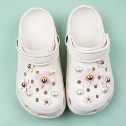 Best Selling Hole Shoes Charms Ready To Put on White Daisy Sunflower Combination Suit Shoe Buckle Girlish Shoes Accessories 2026