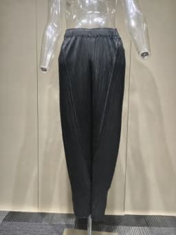 GVUW Solid Color Versatile Casual Pleated Pants Women's High Waisted Elastic Loose Straight Trousers 2026 Summer New 17S3807