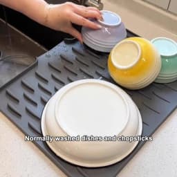 【Silicone Dish Drying Mat With Tilted Design Efficient Water Drainage Heat Resistant Non-Slip Kitchen Counter Protector】