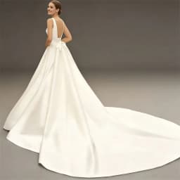 Customized Elegant Simple Satin V-Neck Wedding Dress for Bride A-Line Sweep Train Bridal Gown Bow Vestidos De Novia with Pockets