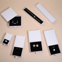 White Creative Paper Drawer Jewelry Packaging Box Necklace Rings Bracelet Organizer Display Stand Gift With Ribbon Rope Sponge