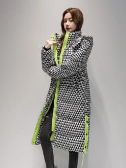 2023 Winter Warm Plaid Long Coat Women ' s Fashion Thicken Hooded Puffer Jacket Female Windproof Warm Outwear