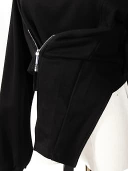 [EAM] Loose Fit Black Zipper Irregular Sweatshirt New Turtleneck Long Sleeve Women Big Size Fashion Spring Autumn 2026 1DE3327