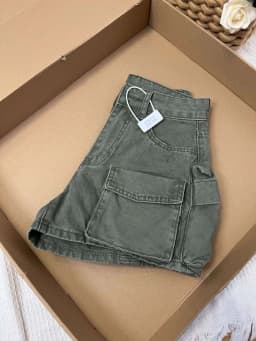 American Retro Multi Pocket Denim Shorts 2026 Summer New Casual Fashionable Women's Workwear Style Military Green Shorts