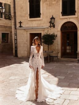 Tokyo Sheer Lace Deep V Neck Boho Wedding Dress High Front Slit Long Sleeves Bridal Gown Outdoor Ceremony Floor Length Sexy Wear
