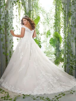 Lace Boho Wedding Dresses V-Neck Off-the-Shoulder Plus Size Bohemian Wedding Gown Robe De Mariée Luxury Bride Dress Customized
