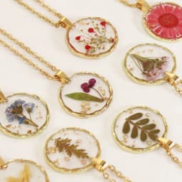 Pressed Flower Charm Necklace Handmaking Epoxy Resin Dried Flower Series Necklaces Natural Flowers Pendant Custom Chain Necklace