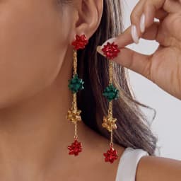 New Design Asymmetrical Snowflake Dangle Earring for Women Red Green Christmas Ball Bell Candy Cane Long Earring Holiday Jewelry