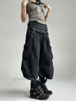 REDDACHiC Goth Royal Women Capri Cargo Pants Vintage Button Low Waist Pleated Baggy Bermuda Shorts Alternative Summer Clothes