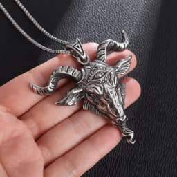 Retro Punk Turquoise Bull Head Pendant Necklace for Men Fashion Hip Hop Motorcycle Riding Trend Cool Personalized Jewelry