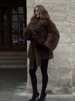 Winter Elegant Luxury Thick Warm Faux Fur Jacket Women High Quality Big Fur Collar Fluffy Imitation Fur Loose Jacket Overcoat
