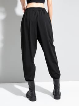 [EAM] High Elastic Waist Black Ribbon Split Harem Trousers New Loose Fit Pants Women Fashion Tide Spring Autumn 2026 1DC777