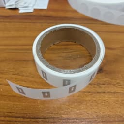 NTAG213 NFC Tags Bulk Rewritable Adhesive Labels Transparent Design for Smart Shelves Inventory Product Tracking Identification