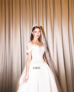 LORIE 3D Flower Shiny Wedding Dresses Off Shoulder Appliques Lace Bridal Gowns Princess Pleats Beach Wedding Dress customized