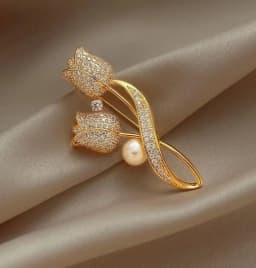 Delicate Green Crystal Lucky Four Leaf Clover Brooches for Women Retro Emerald Heart Lapel Pin Female Wedding Clothing Jewelry