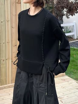 [EAM] Black Topstitched Big Size Casual Sweatshirt New Round Neck Long Sleeve Women Fashion Tide Spring Autumn 2026 1DK0315