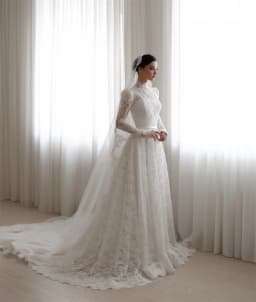 Tokyo White Elegant Long Sleeve Customized Wedding Party Zip Back High Neck Bridal Gown Lace A-Line Court Train Wedding Gown