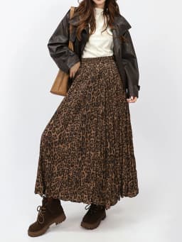 [EAM] High Elastic Waist Leopard Printed Pleated A-line Half-body Skirt Women Fashion Tide New Spring Autumn 2026 1DJ4319