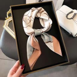 Elegant 27.56inch Floral Print 70cm Square Beach Satin Scarf Casual Elegant Thin Breathable Neck Women Head Wrap Hair Scarves