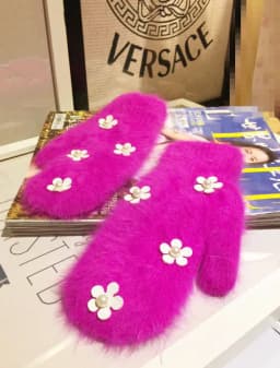 New Women Winter Keep Warm Plus Velvet Inside Thicken Full Finger Female Flower Pearl Cute Lovely Long Rabbit Fur Mittens Gloves