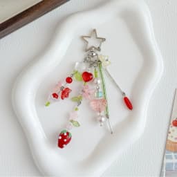 Strawberry Bag Charm Delicate Cute Key Chain 3d Pink Strawberry Key Chain Sweet Resin Key Ring For Christmas Gift Backpack