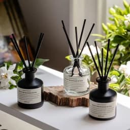 50ml Fireless Aromatherapy Set Freesia Jasmine Fragrance Oil With Reed Diffuser Office Home Decoration Air Freshener Fragrance
