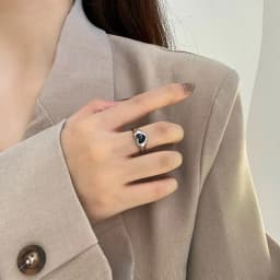 Vintage Unique Heart Motif Ring Texture Hollowed-Out Rings for Women Silver Color Temperament Jewelry Gift Daily Wear