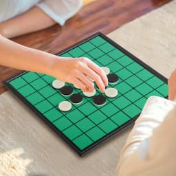 AIUAZA Original Othello - Timeless Strategy Game - Engaging & Secure Magnetic Folding Board - Perfect for Indoor Fun