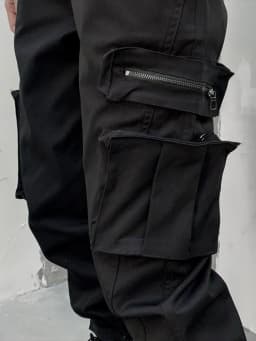 [EAM] High Elastic Waist Black Belted Zipper Pockets Pants New Loose Fit Trousers Women Fashion Tide Spring Autumn 2026 1DF4632