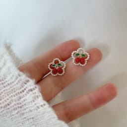 Korean Style Small Daisy Flower Ear Clip Earrings Spring Simple White Purple Petal Flower No Piercing Clip Earrings for Women