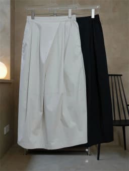 HanOrange 2026 Casual Irregular Fold Folding Elastic Waist Skirt Loose Silhouette A-line Skirt Black/Beige
