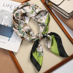 Elegant 27.56inch Floral Print 70cm Square Beach Satin Scarf Casual Elegant Thin Breathable Neck Women Head Wrap Hair Scarves