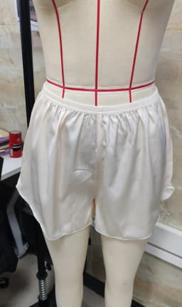 Womens Satin Shorts Loose Casual Solid Color Elastic Waist Mini Shorts Stylish Summer Streetwear