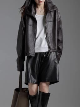 Lautaro Spring Autumn Cool Waterproof Short Brown Pu Leather Jacket Women with Long Raglan Sleeve Zip Up Luxury Designer Clothes