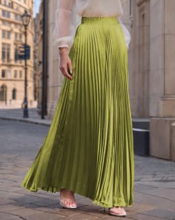 2026 New Spring Summer For Women 22 Solid Colors Midi Flowing Draped Large Hem Long High Waist Pleated Skirt Sweet Elegant