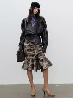 [EAM] Vintage PU Leather Cropped Jacket New Lapel Long Puff Bubble Sleeve Women Coat Fashion Tide Spring Autumn 2026 1DJ9713