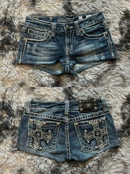 Y2k Gothic Pocket Cross Rivet Embroidered Denim Shorts Women Retro Sexy Blue Washed Casual Rhinestone Shorts Hip Wrapping Jeans
