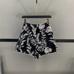 Autumn Winter New Gorgeous Bead Flake Flower Embroidered Velvet Shorts Women's Fashion Chic Pearl Edge Black Shorts Boots Female