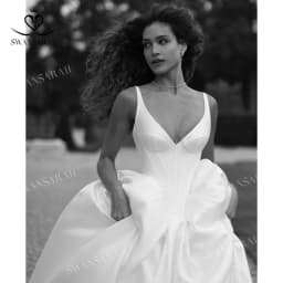 Elegant Sleeveless A-line Wedding Dress V-neck Backless Princess Vestido De Novia Swansarah W349 Customized Party Bride Gown