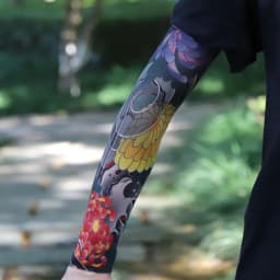 Ultra thin seamle Tattoo Flower Arm For Men Women Cool Travel Cycling Elastic Scratch Resistant Sunscreen Arm Sleeves Accessorie