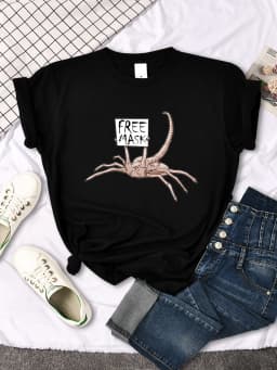 Alien Facehugger Horror Women's Tee Shirts Classic Womenswear Summer t-Shirts Anime Basic Clothes Oversize Women's Tees Shirts