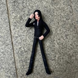 Michael Jackson Collectible Doll with 6 Classic Stage Outfits King of Pop Figure MJ Fan Gift Desktop Home Decor Ornament