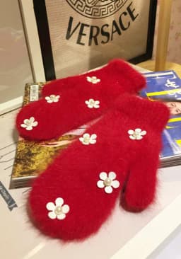 New Women Winter Keep Warm Plus Velvet Inside Thicken Full Finger Female Flower Pearl Cute Lovely Long Rabbit Fur Mittens Gloves