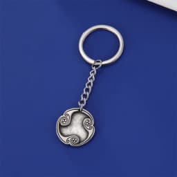 EUEAVAN Retro Mysterious 24 Runes Keychain Norse Viking Jewelry Courage Charm Letter Amulet Keyring for Women Men Accessories