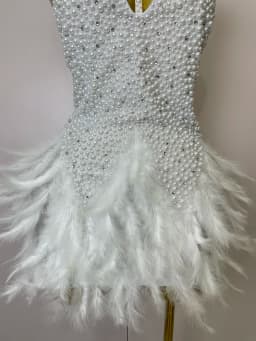 Luxury Glitter Feather Pearls Halter Backless Short White Party Dress Women Celebrate Birthday Outfit Performance Dance Costume